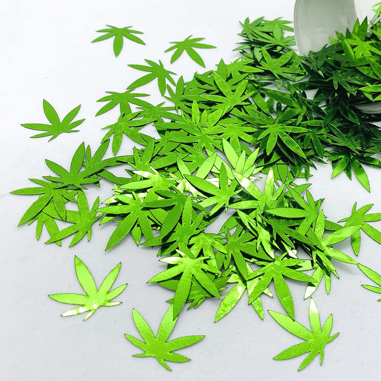 Confetti Marijuana Leaf 3/4" Green - Retail Pack #9000 QS0